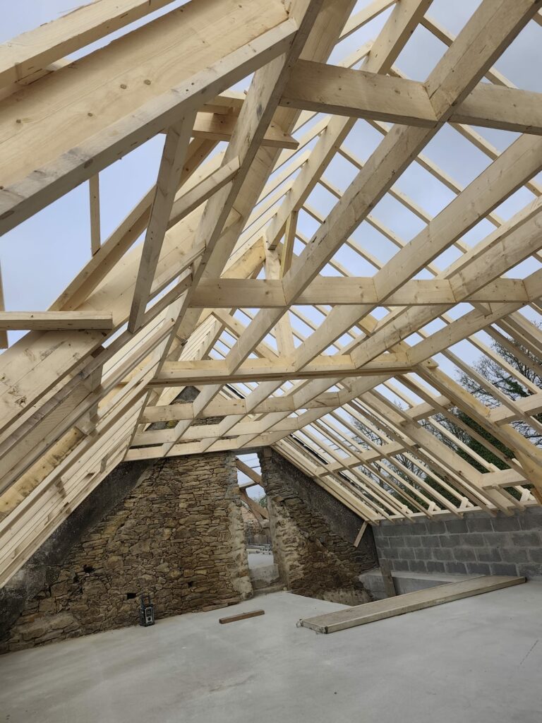 Réalisation d'une charpente bois traditionnelle